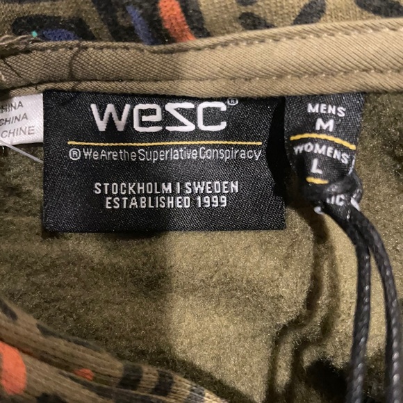 WESC Mike Afroscript Design Gorgeous Unisex Military Olive Color Hoodie - Picture 2 of 5
